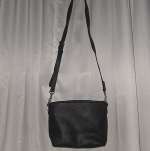 Universal Thread BLACK Leather CROSSBODY BAG